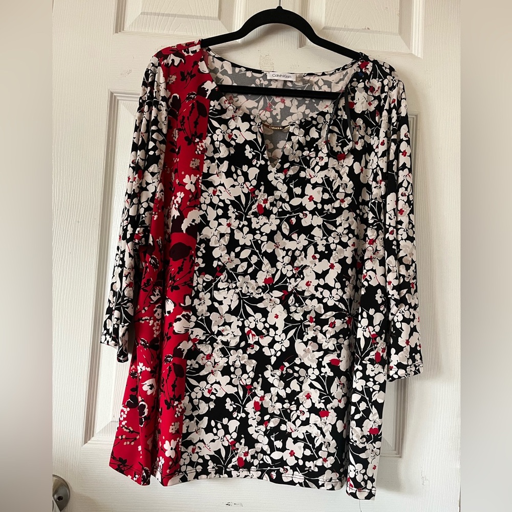 Calvin Klein Black, White and Red Floral Long Sleeve Top Tunic Sz 2X